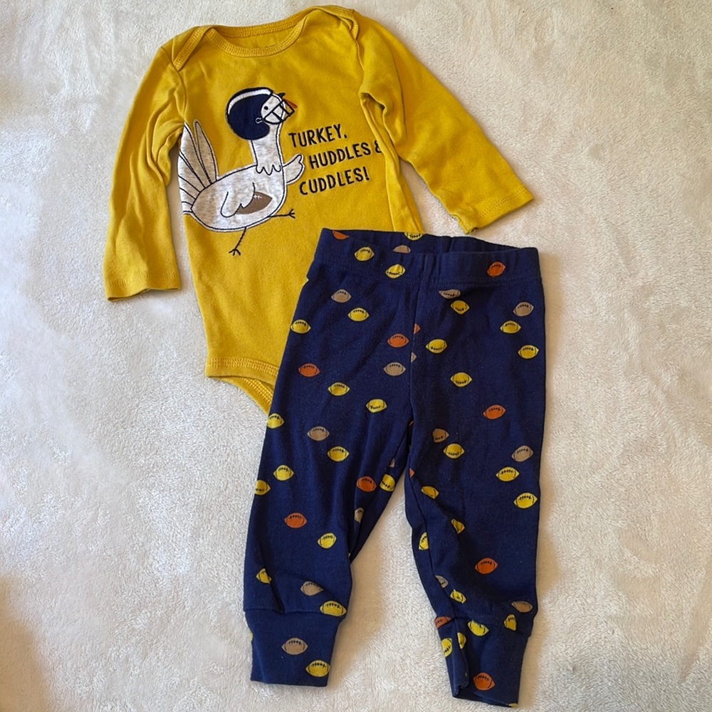 💖3/$15💖 Carters Football Pajama Set